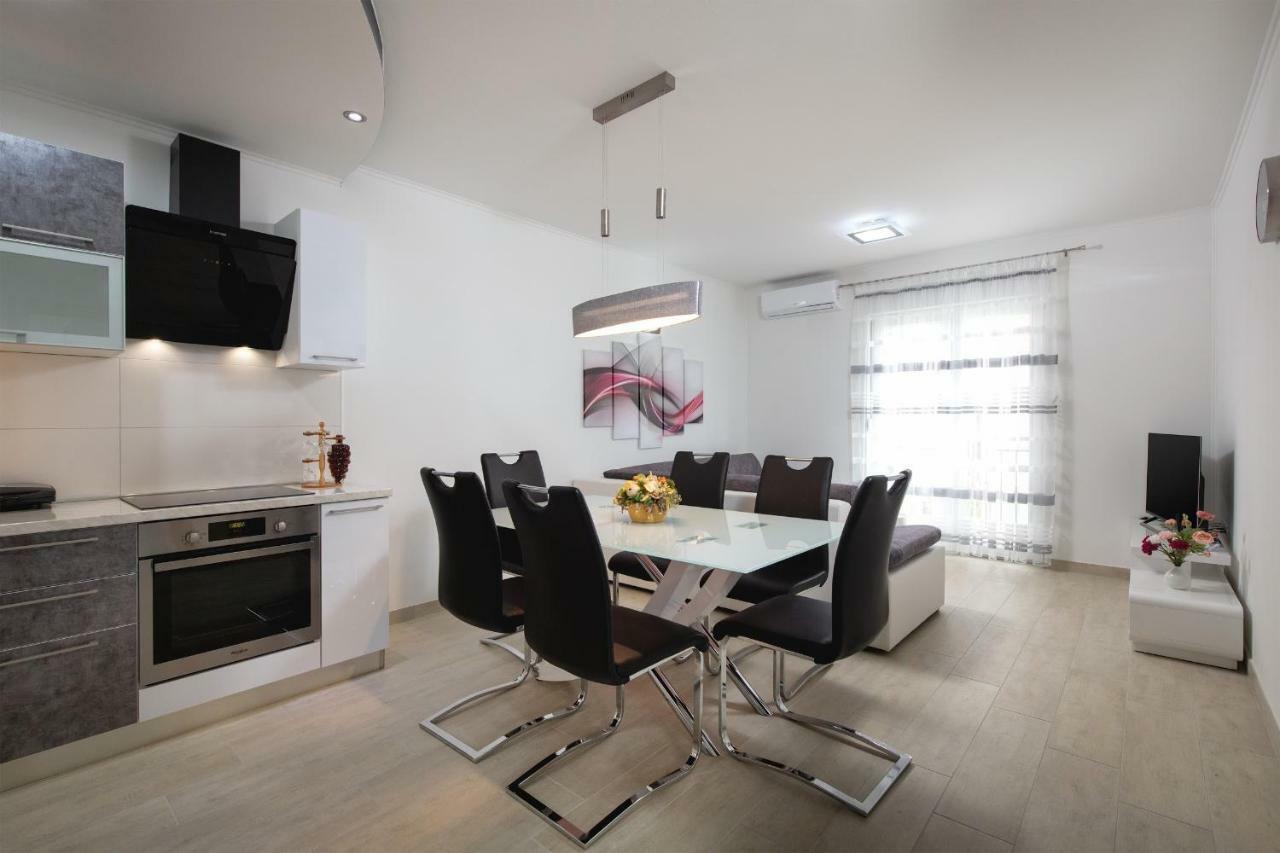 Villa Apartments Kordic Kaštela Extérieur photo