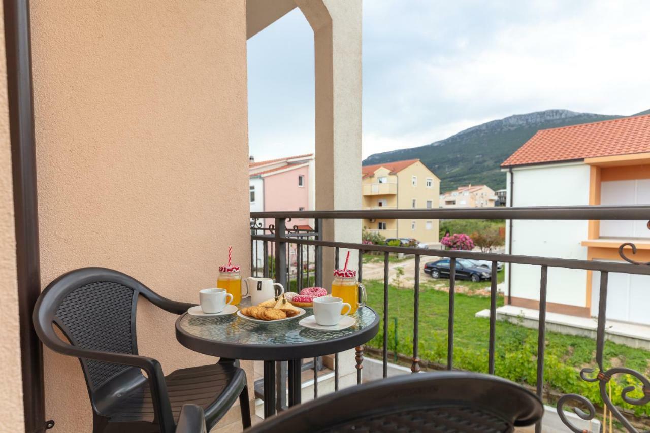 Villa Apartments Kordic Kaštela Extérieur photo