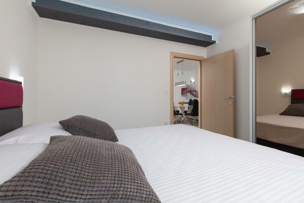 Villa Apartments Kordic Kaštela Extérieur photo