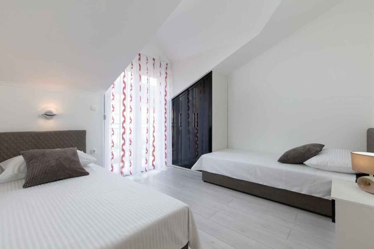 Villa Apartments Kordic Kaštela Extérieur photo