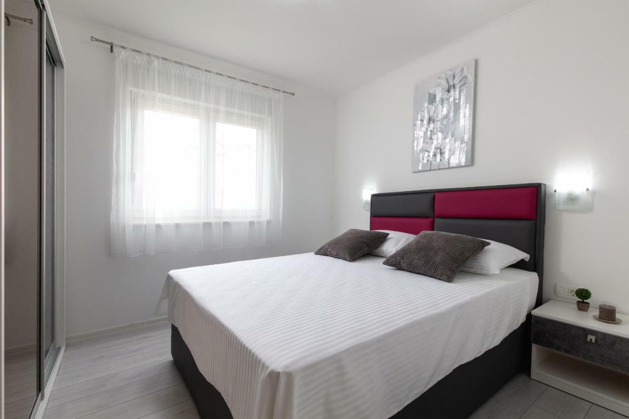 Villa Apartments Kordic Kaštela Extérieur photo