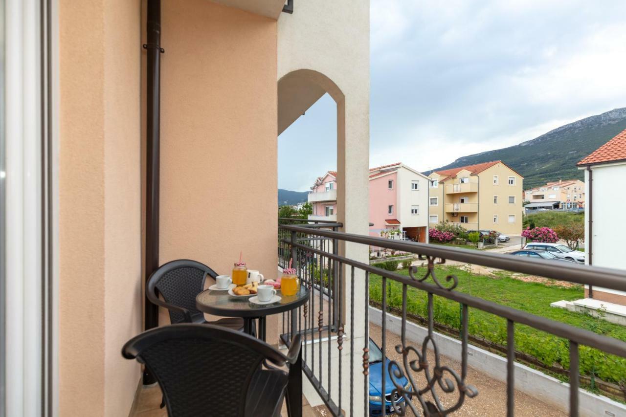 Villa Apartments Kordic Kaštela Extérieur photo